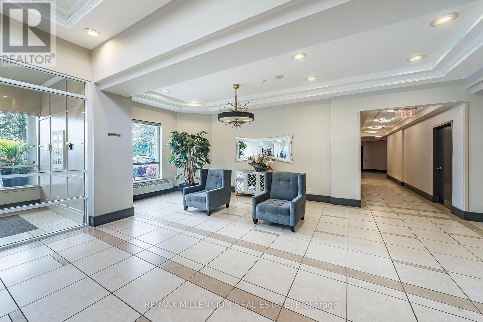 902 - 50 Disera Drive, Vaughan, ON