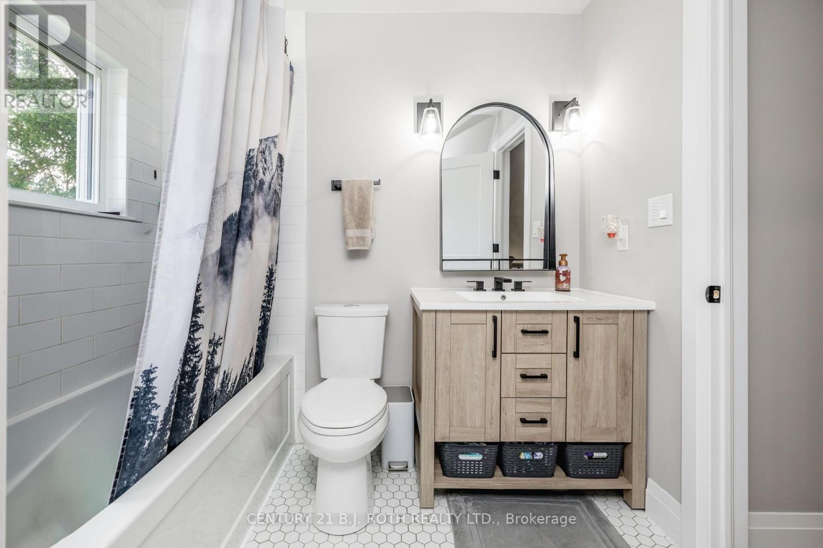 528 First Avenue, Tay, ON