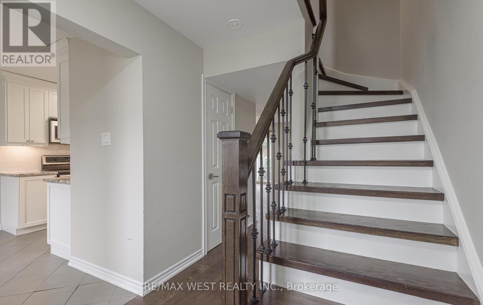 104 - 900 Central Park Drive, Brampton, ON