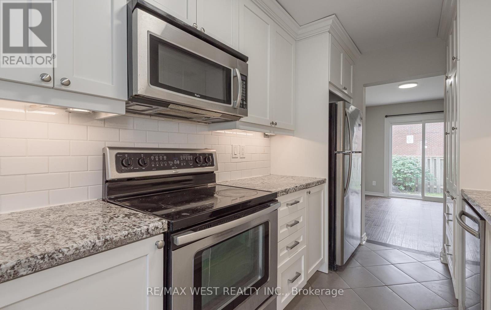 104 - 900 Central Park Drive, Brampton, ON