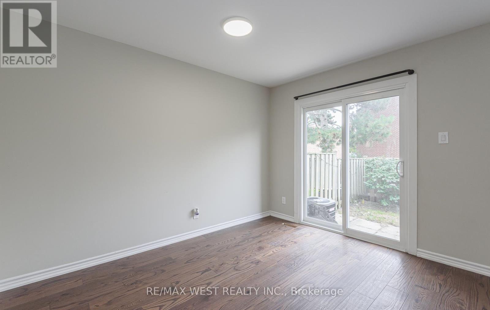 104 - 900 Central Park Drive, Brampton, ON
