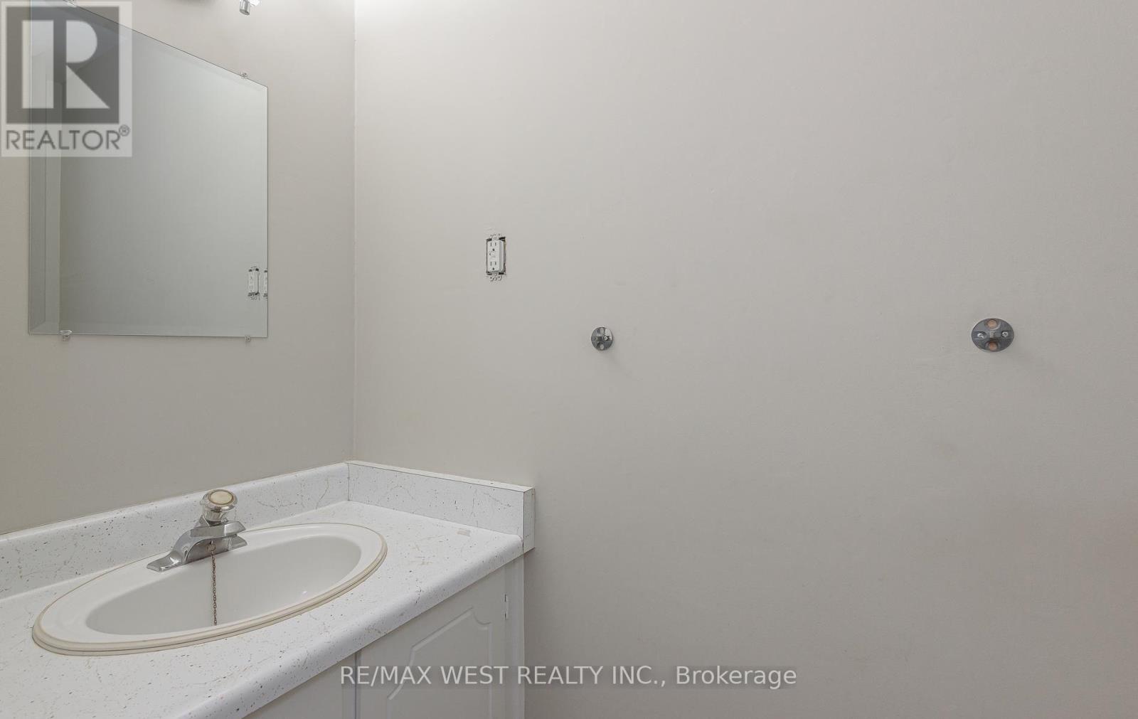 104 - 900 Central Park Drive, Brampton, ON