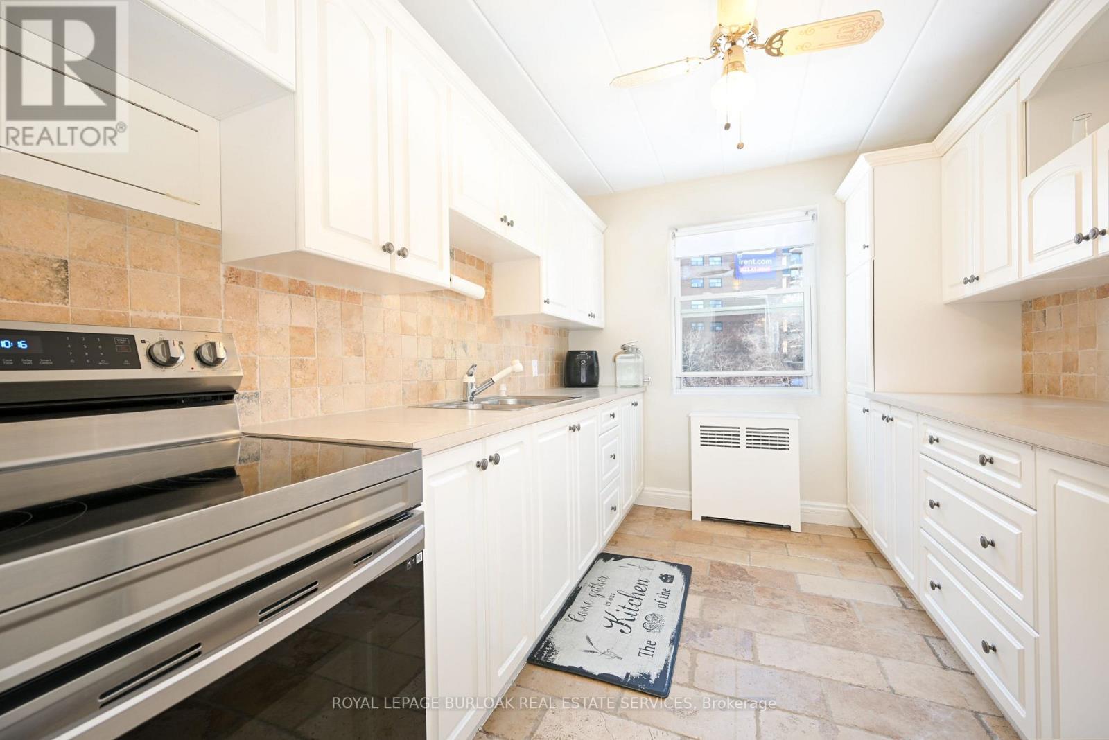 9 - 2422 New Street, Burlington, ON