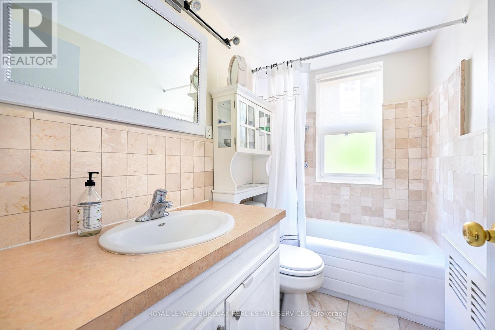 9 - 2422 New Street, Burlington, ON