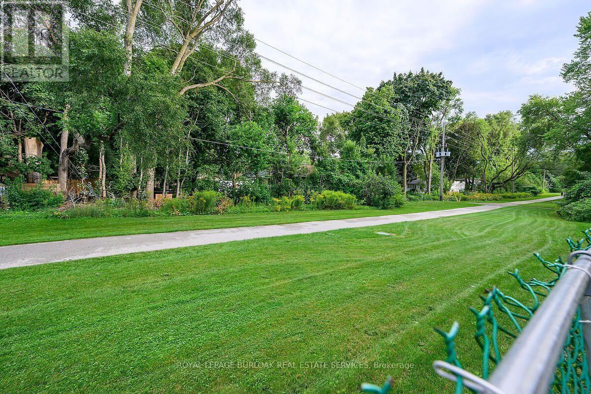 9 - 2422 New Street, Burlington, ON