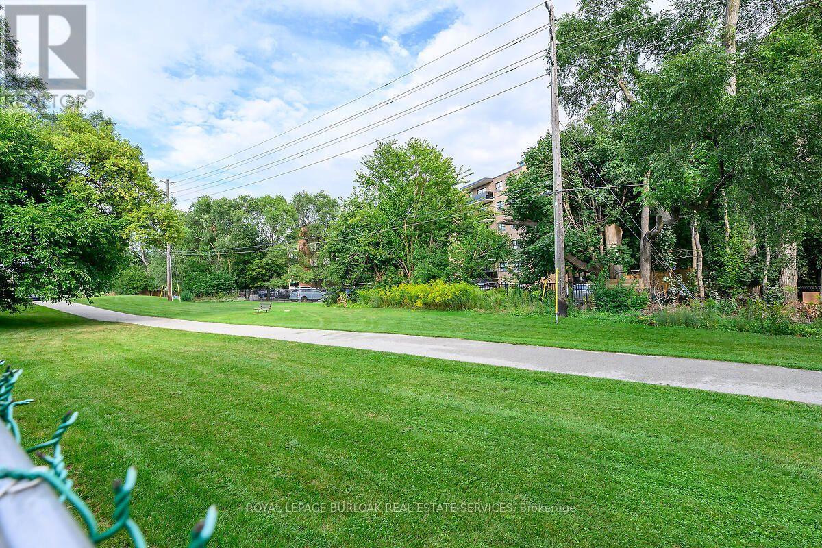 9 - 2422 New Street, Burlington, ON