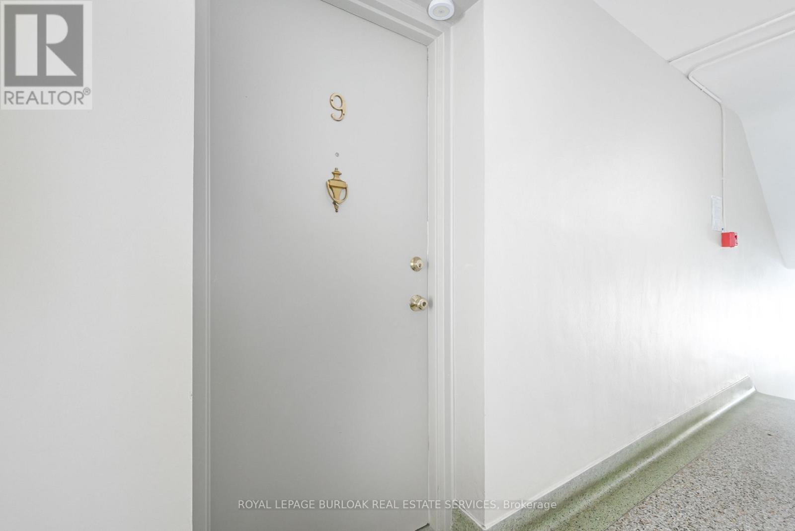 9 - 2422 New Street, Burlington, ON