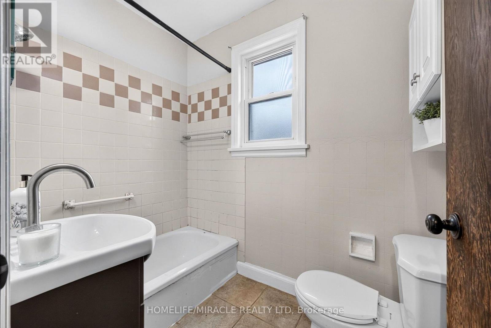 176 Avalon Place, Kitchener, ON