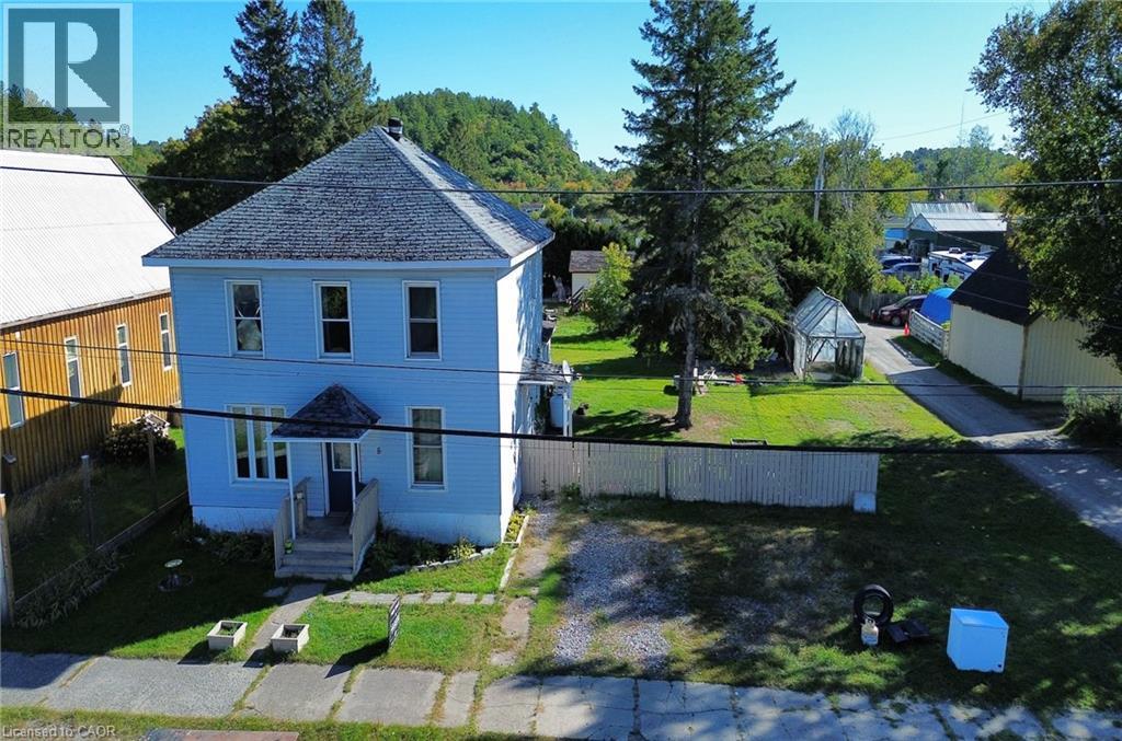 8 Nelson Street, Webbwood, ON