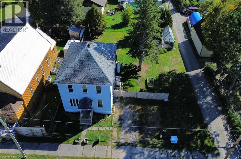 8 Nelson Street, Webbwood, ON