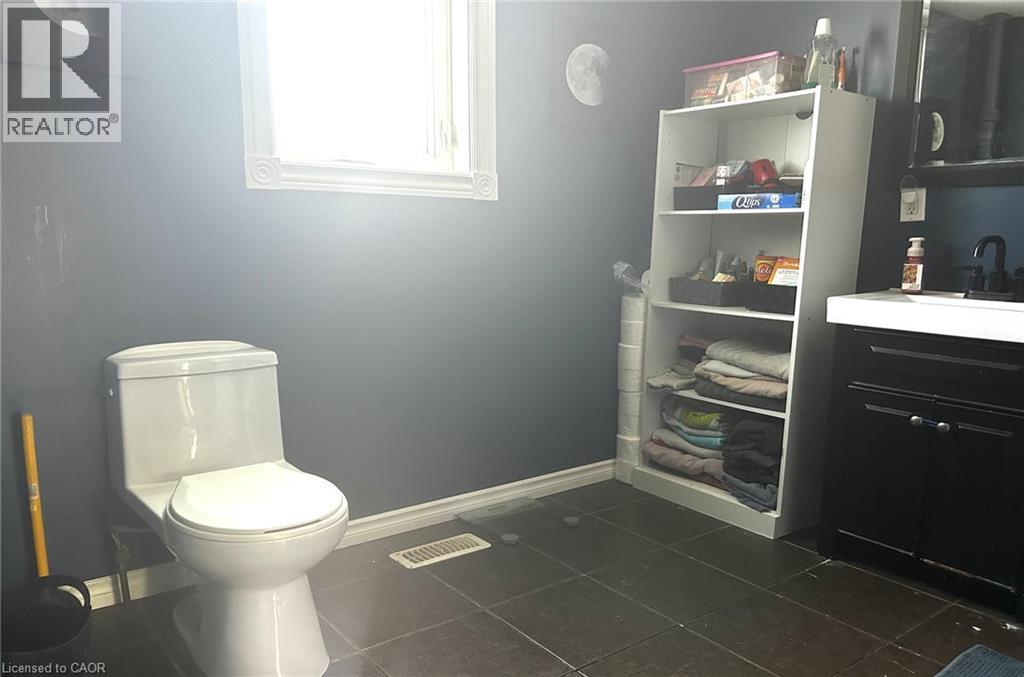 8 Nelson Street, Webbwood, ON