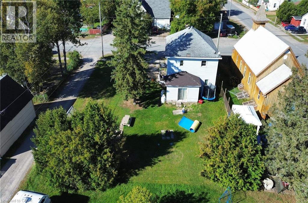 8 Nelson Street, Webbwood, ON