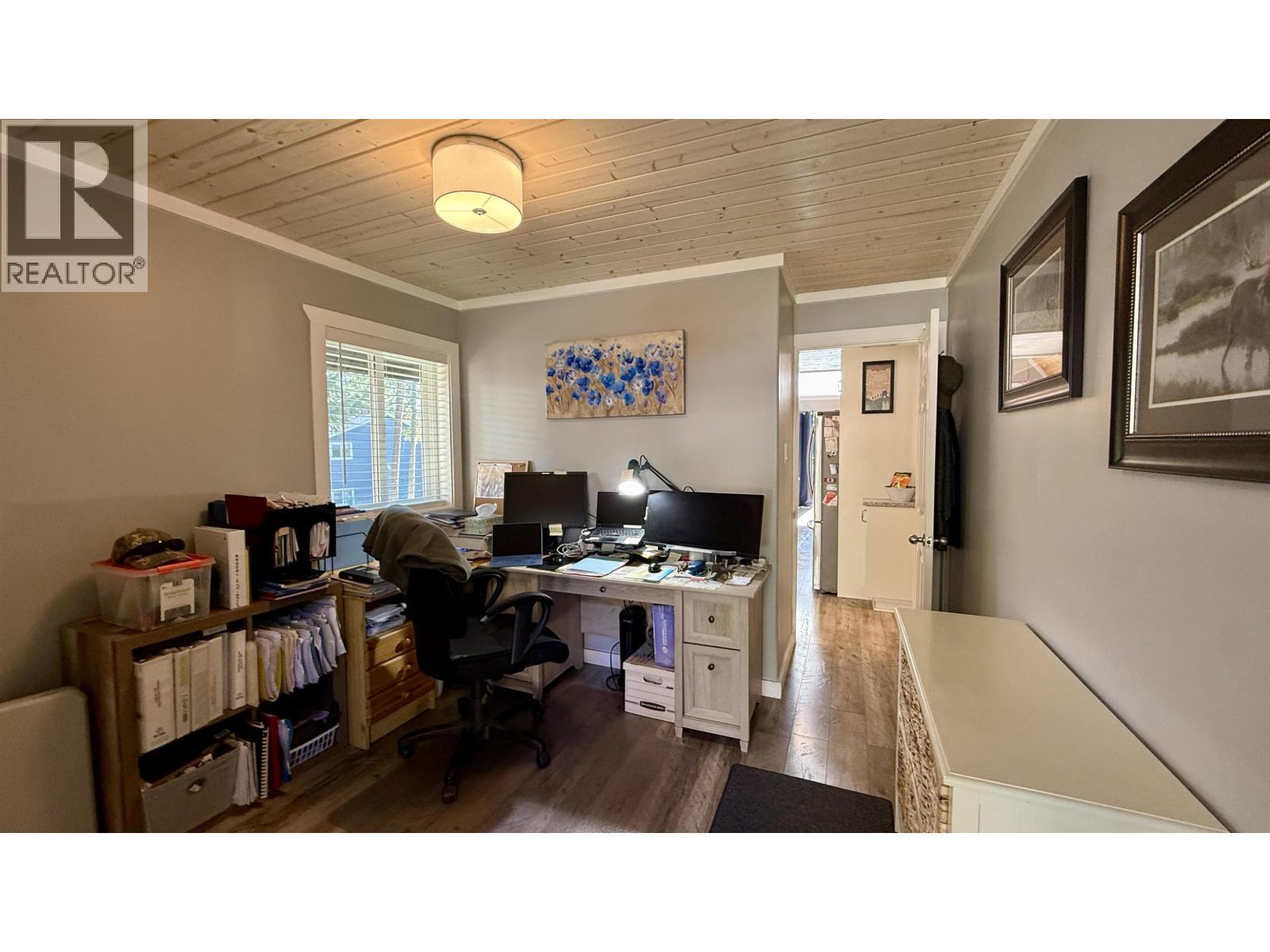 4867 Gloinnzun Drive, 108 Mile Ranch, BC
