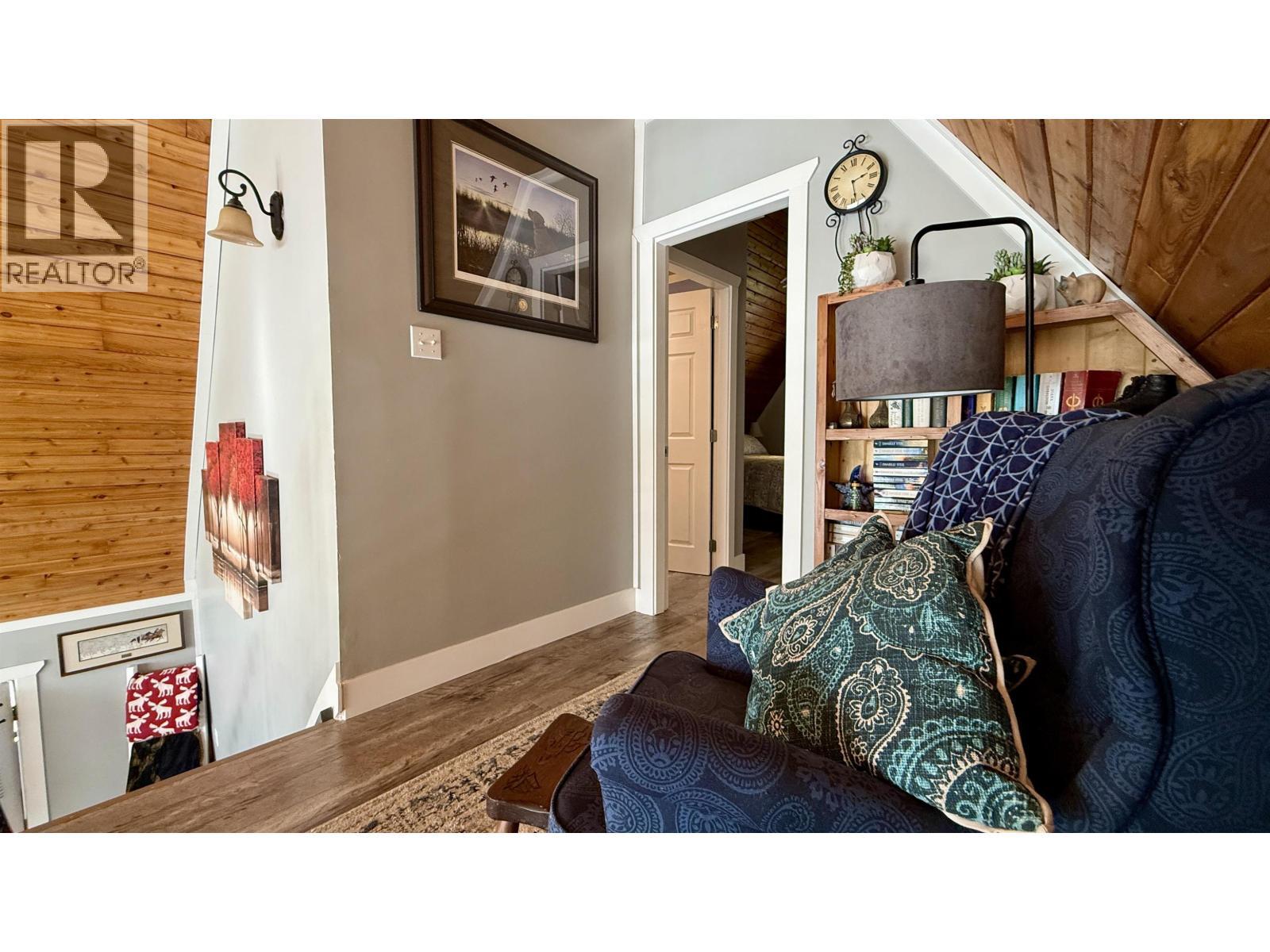4867 Gloinnzun Drive, 108 Mile Ranch, BC