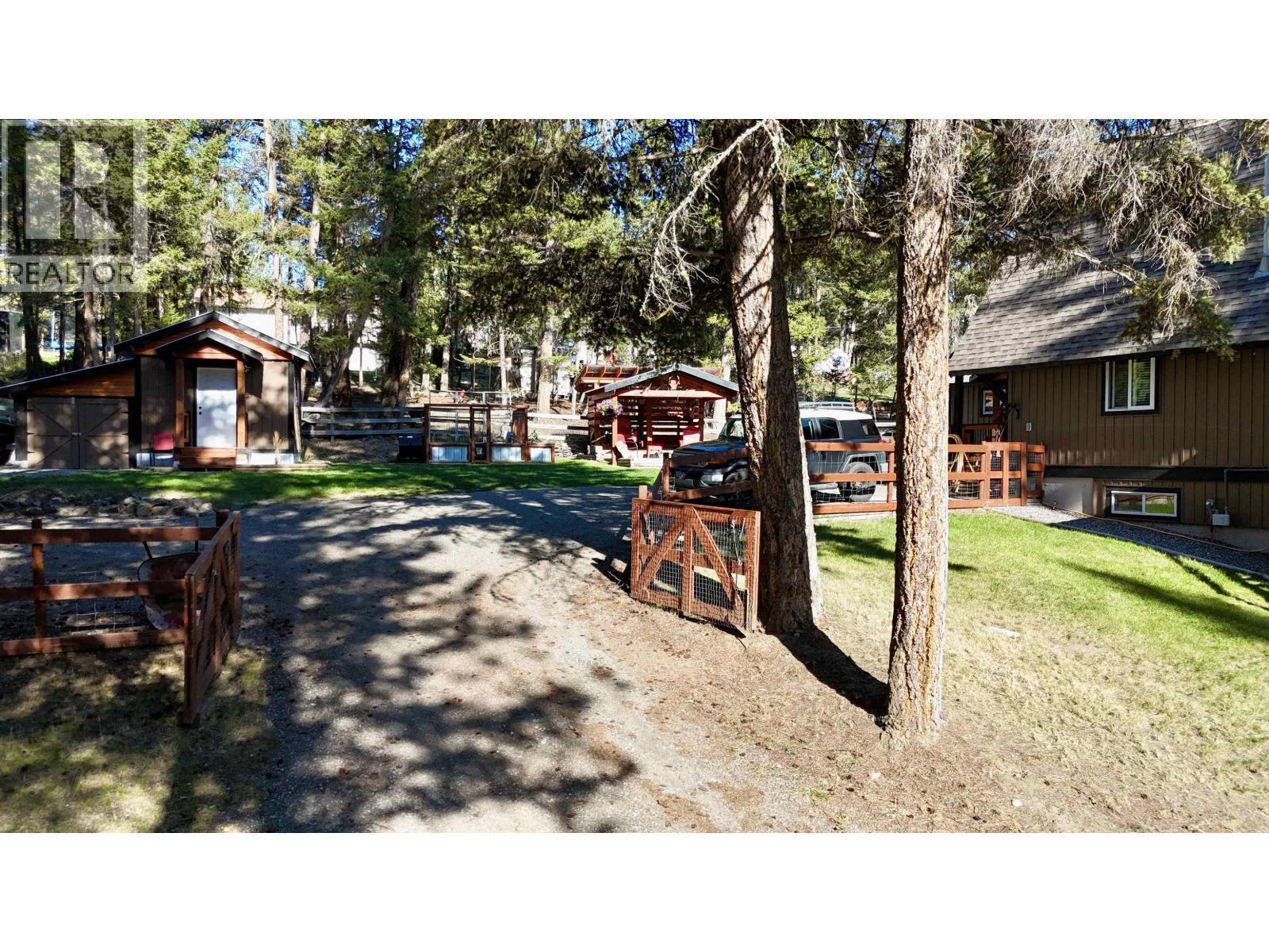 4867 Gloinnzun Drive, 108 Mile Ranch, BC