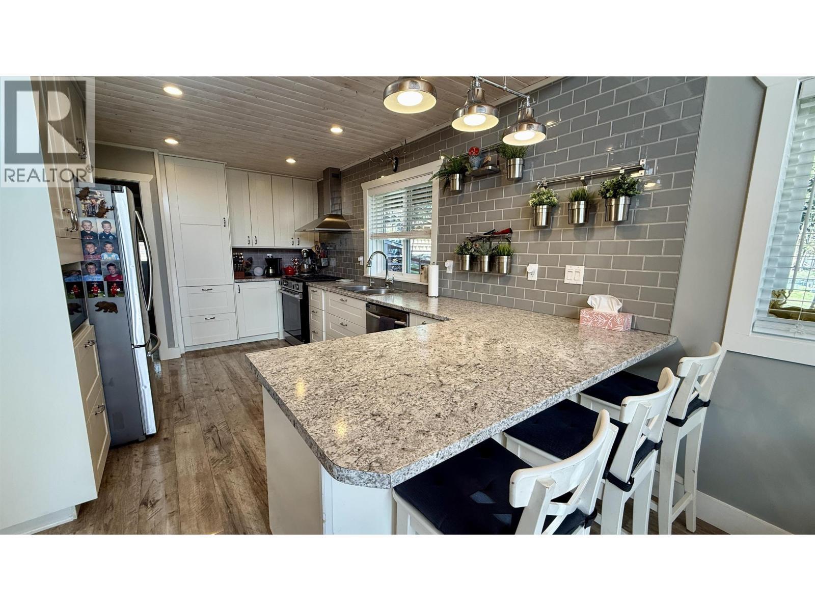 4867 Gloinnzun Drive, 108 Mile Ranch, BC