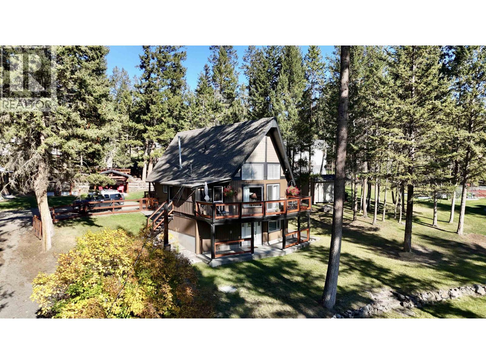 4867 Gloinnzun Drive, 108 Mile Ranch, BC