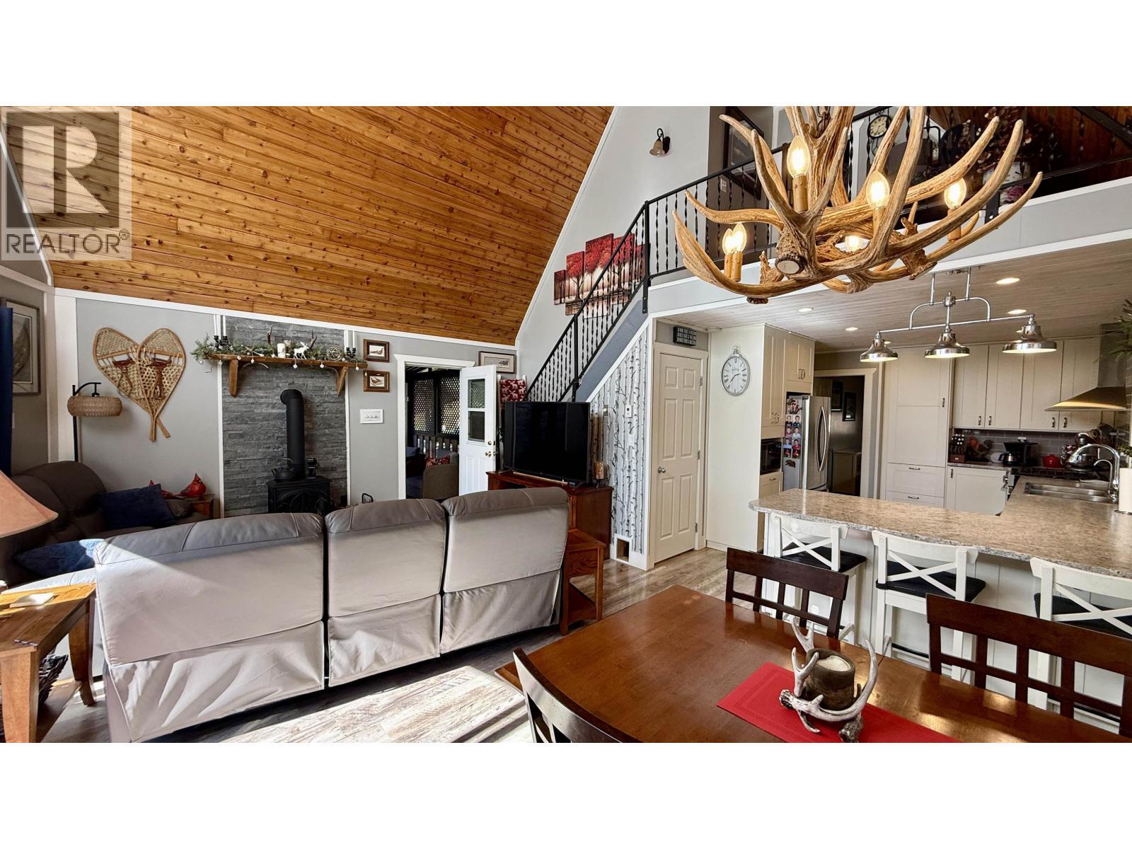 4867 Gloinnzun Drive, 108 Mile Ranch, BC