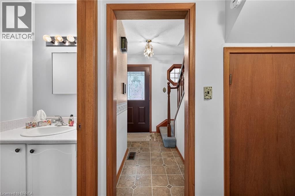 5 Rathbun Place, Brantford, ON