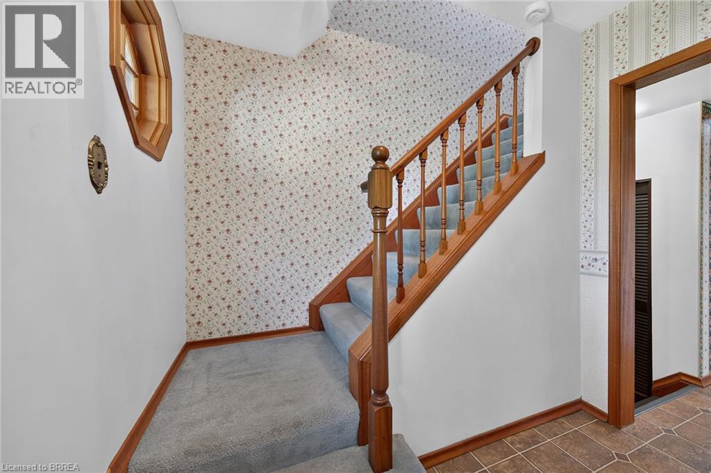 5 Rathbun Place, Brantford, ON