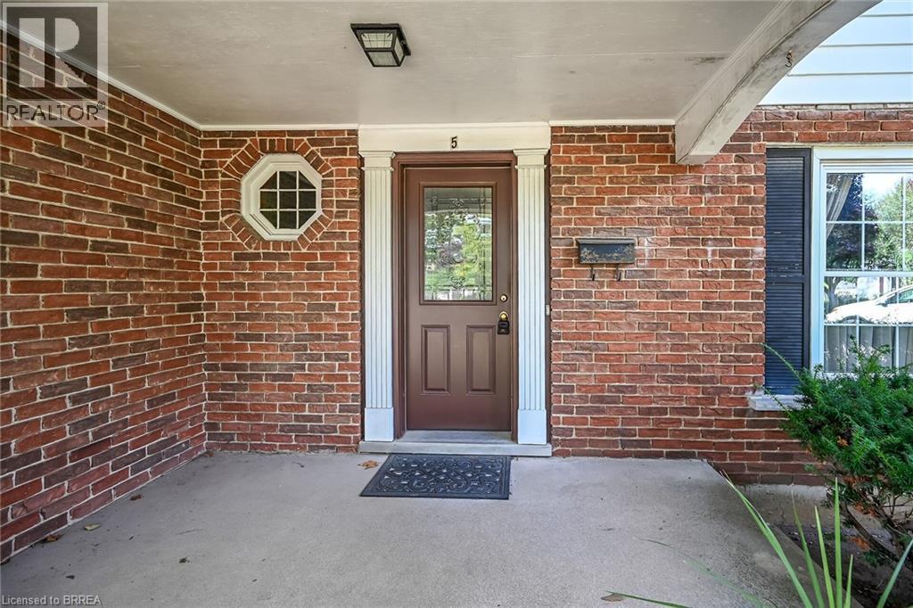 5 Rathbun Place, Brantford, ON