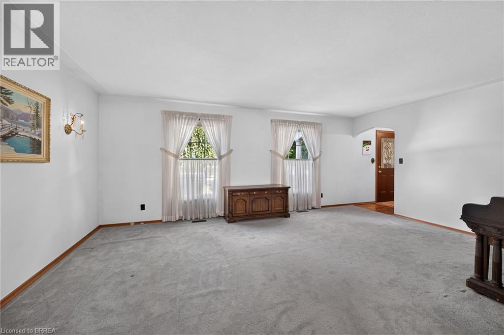 5 Rathbun Place, Brantford, ON