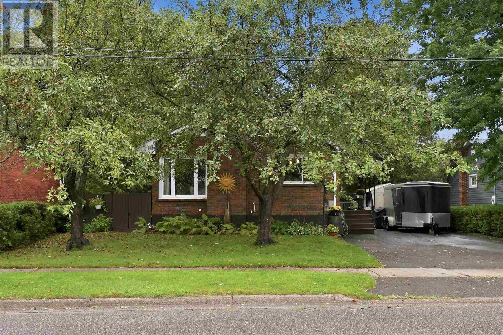 19 Illinois Ave, Sault Ste. Marie, ON