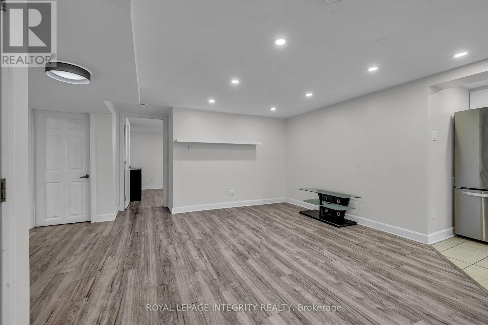 924 Rex Avenue, Ottawa, ON