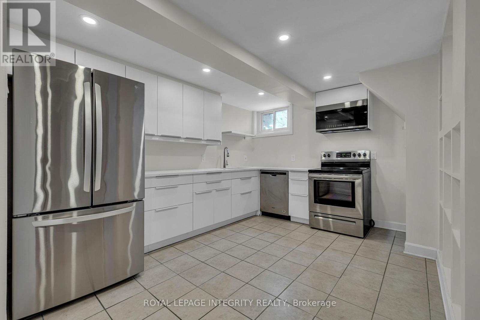924 Rex Avenue, Ottawa, ON