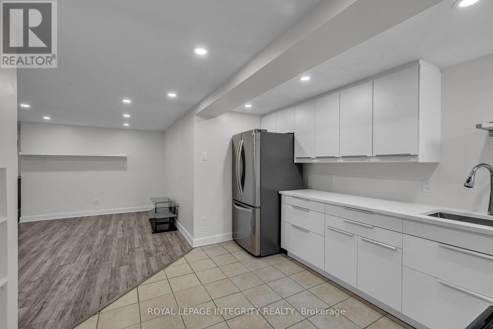 924 Rex Avenue, Ottawa, ON