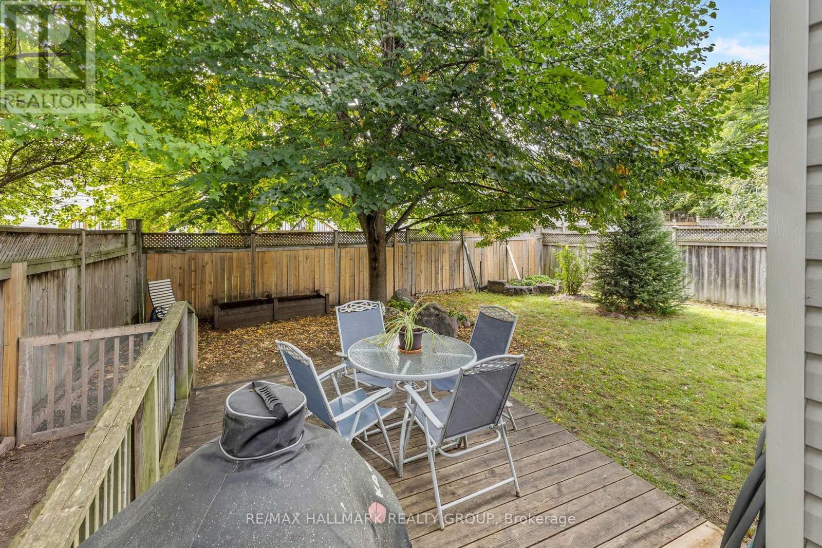 Backyard deck and patio seating - 5 Rayburn Street, Ottawa, ON
