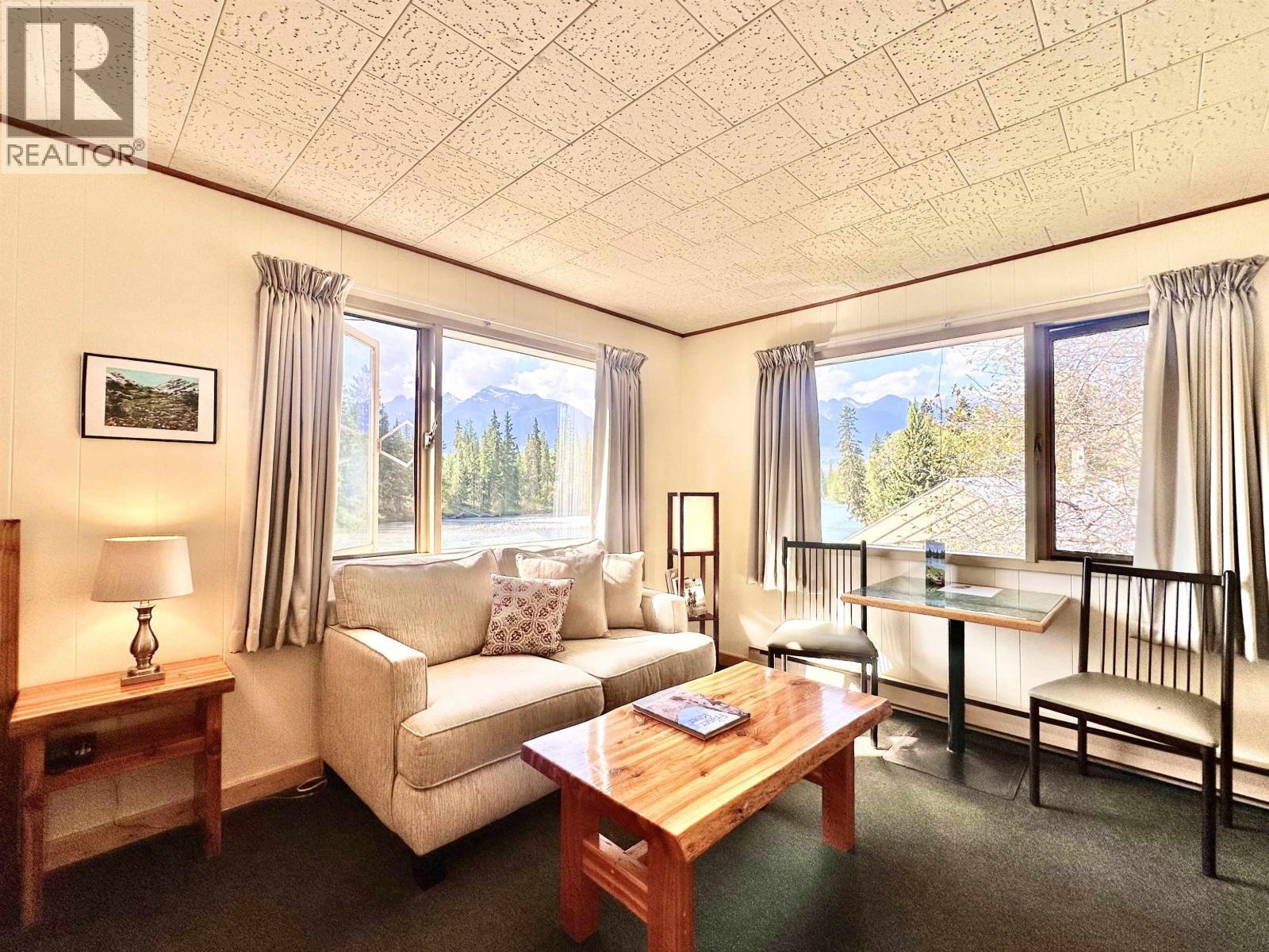 11957 L'Heureux (Tete Jaune Lodge), Valemount, BC