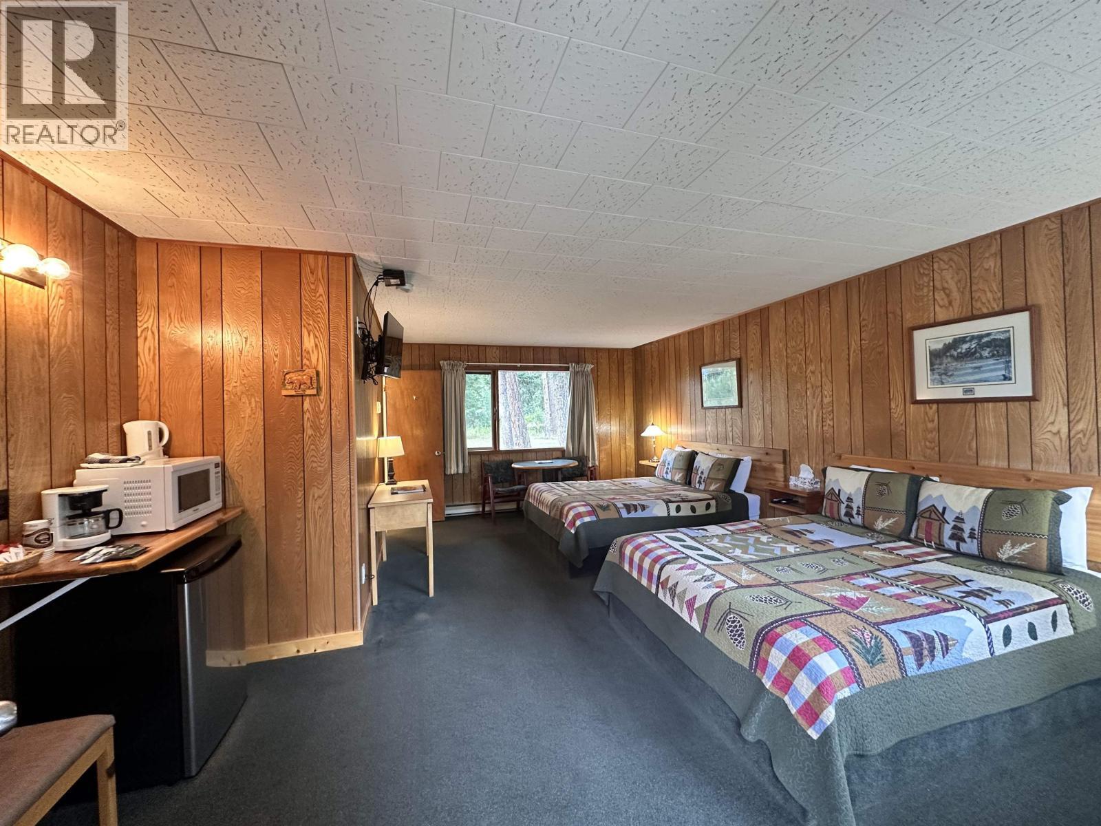 11957 L'Heureux (Tete Jaune Lodge), Valemount, BC