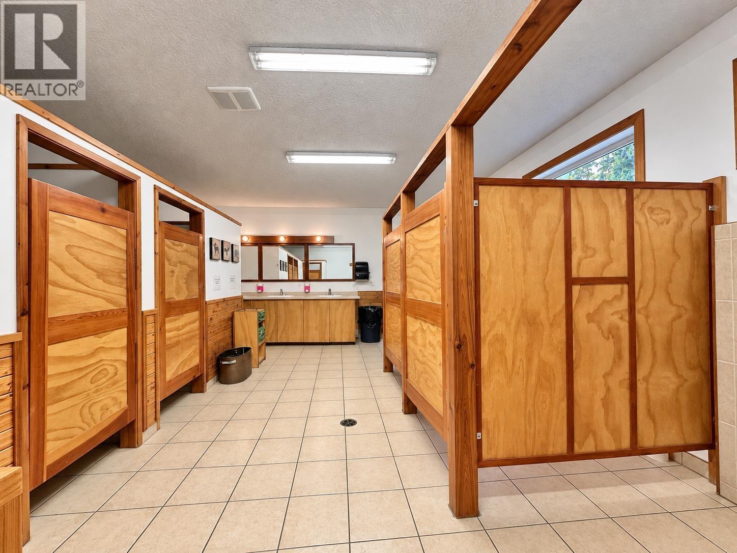 11957 L'Heureux (Tete Jaune Lodge), Valemount, BC