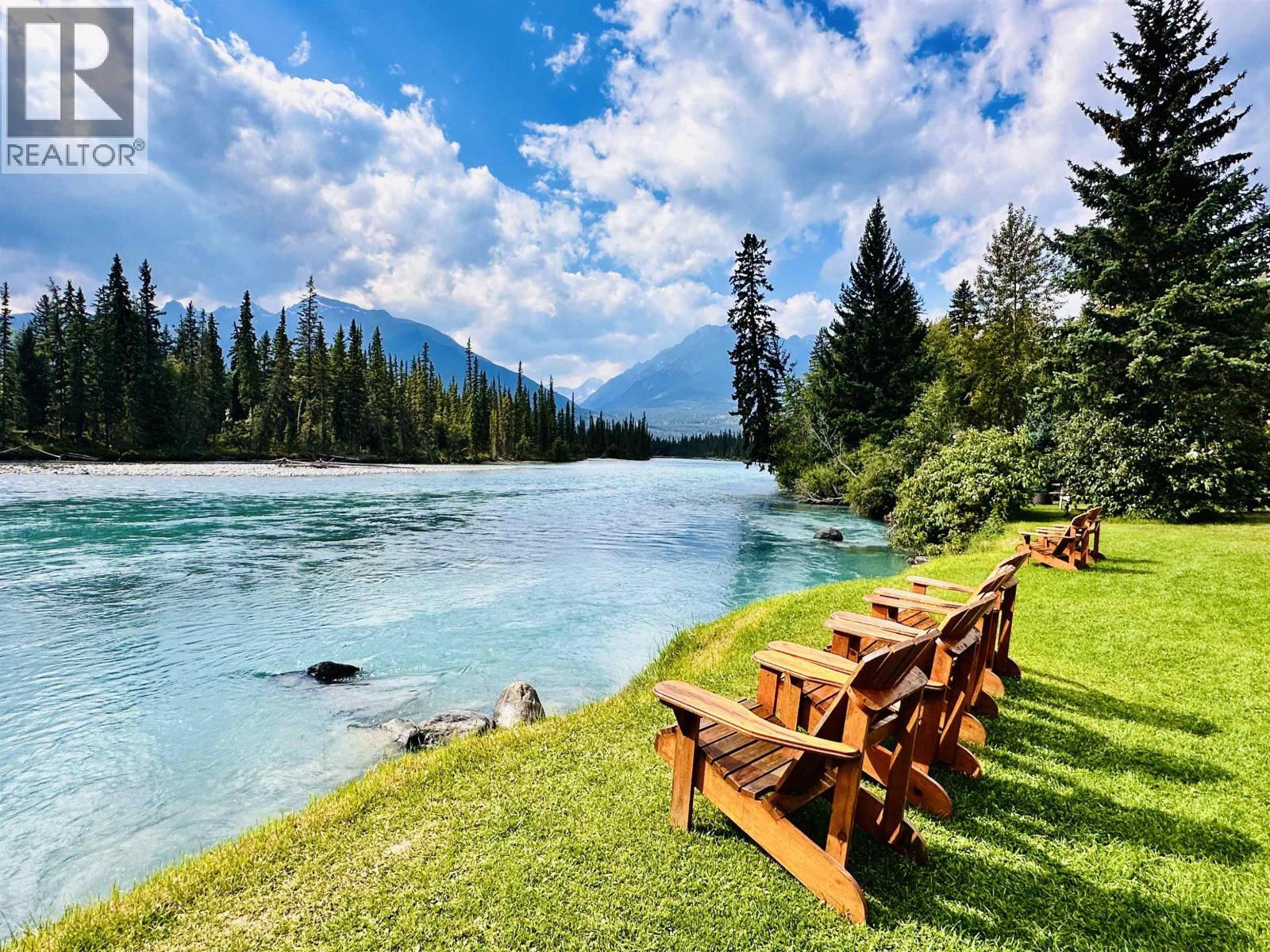 11957 L'Heureux (Tete Jaune Lodge), Valemount, BC