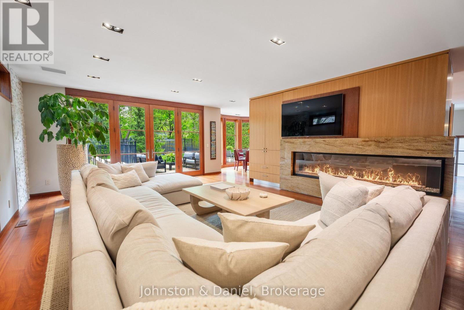 24 Glenview Avenue, Toronto, ON