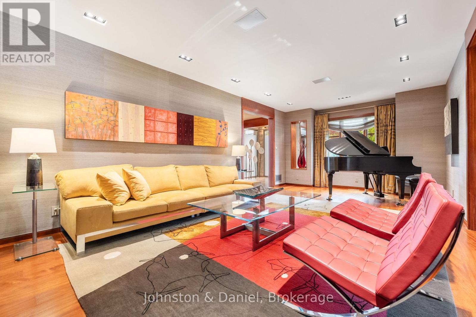 24 Glenview Avenue, Toronto, ON