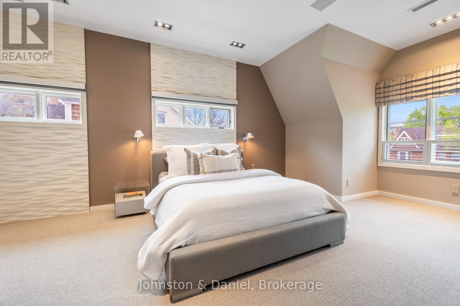 24 Glenview Avenue, Toronto, ON
