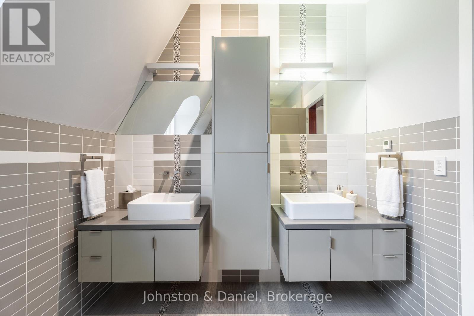 24 Glenview Avenue, Toronto, ON