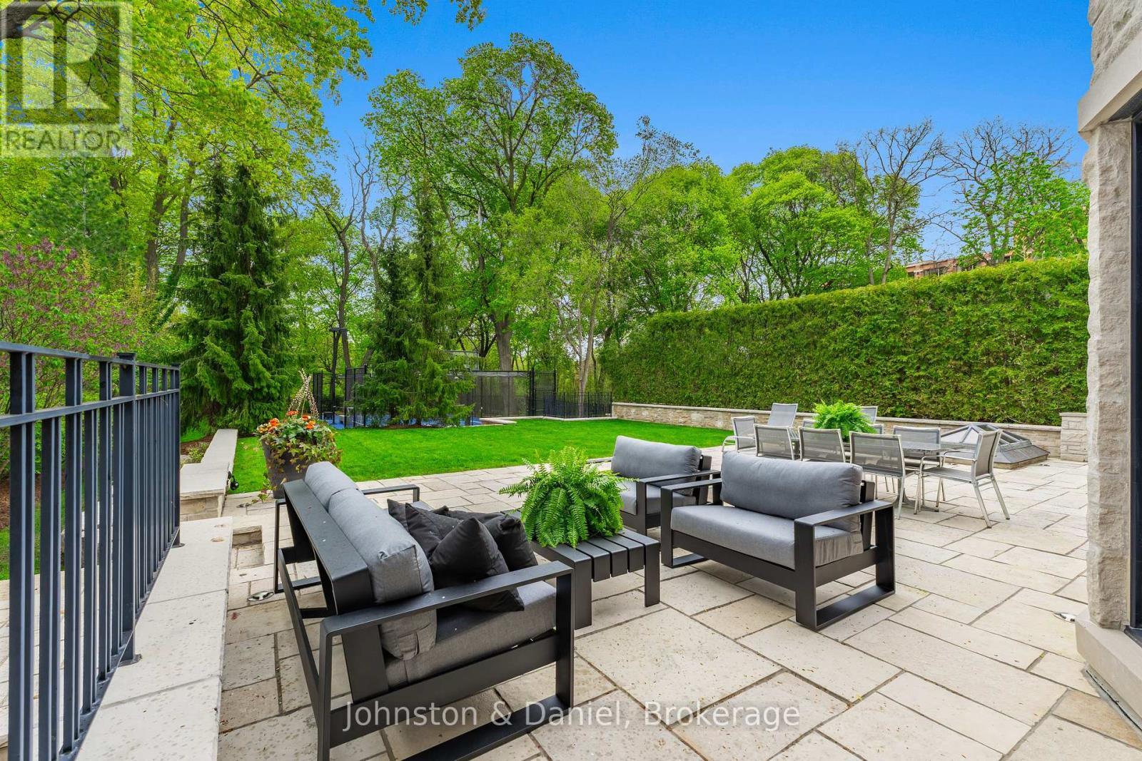 24 Glenview Avenue, Toronto, ON