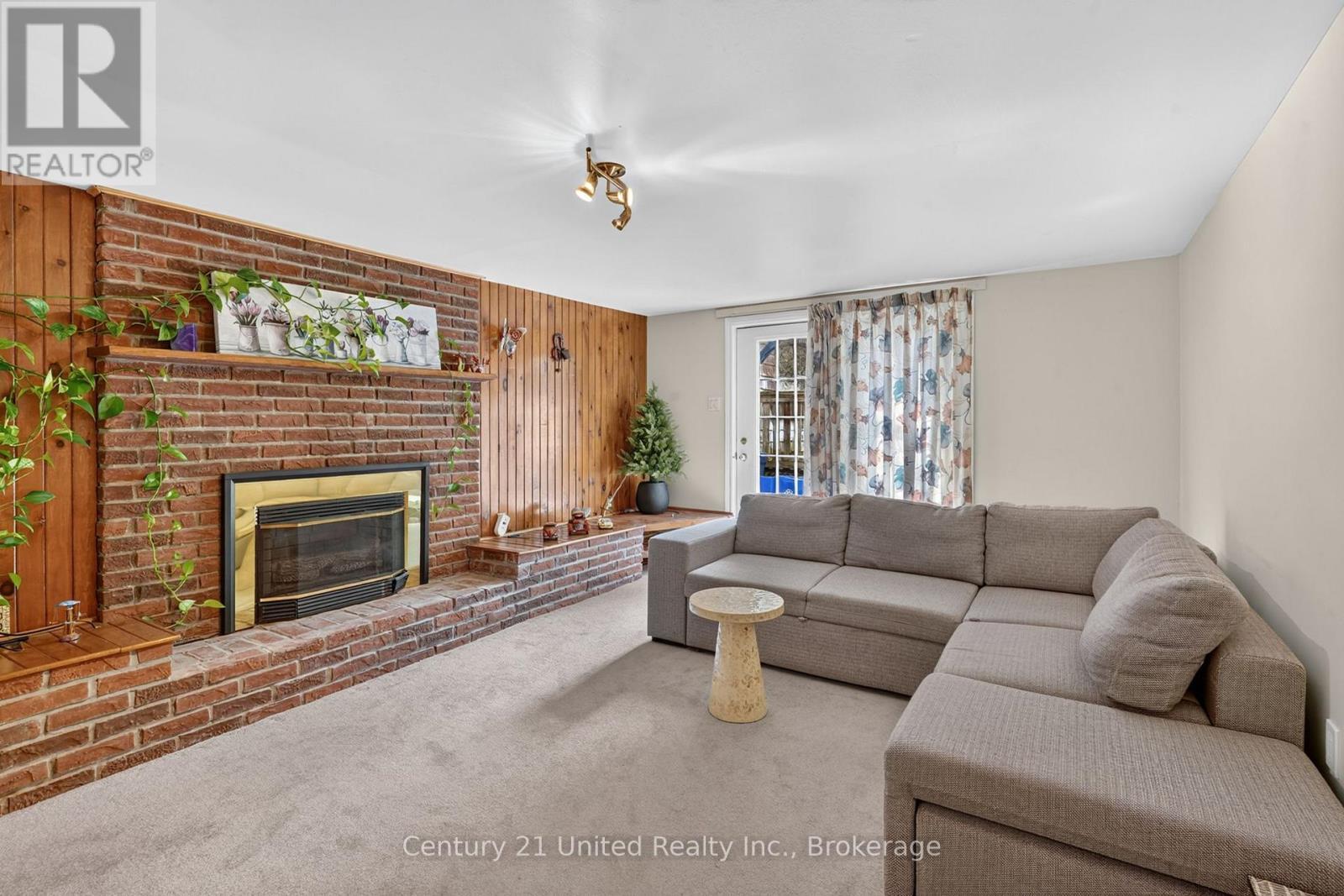 1696 Applewood Crescent, Peterborough (Monaghan Ward 2), ON