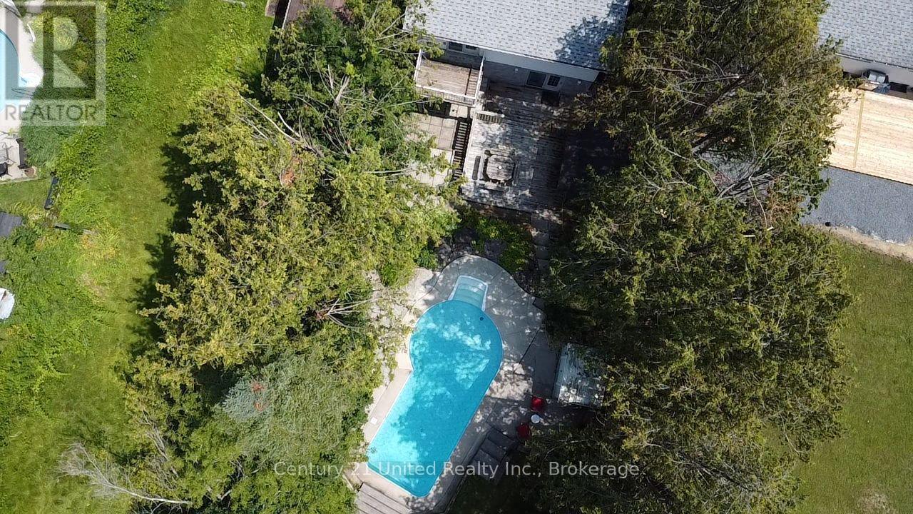 1696 Applewood Crescent, Peterborough (Monaghan Ward 2), ON