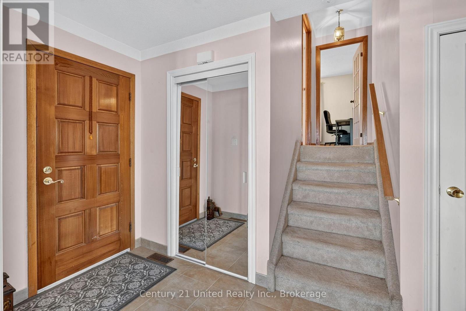 1696 Applewood Crescent, Peterborough (Monaghan Ward 2), ON