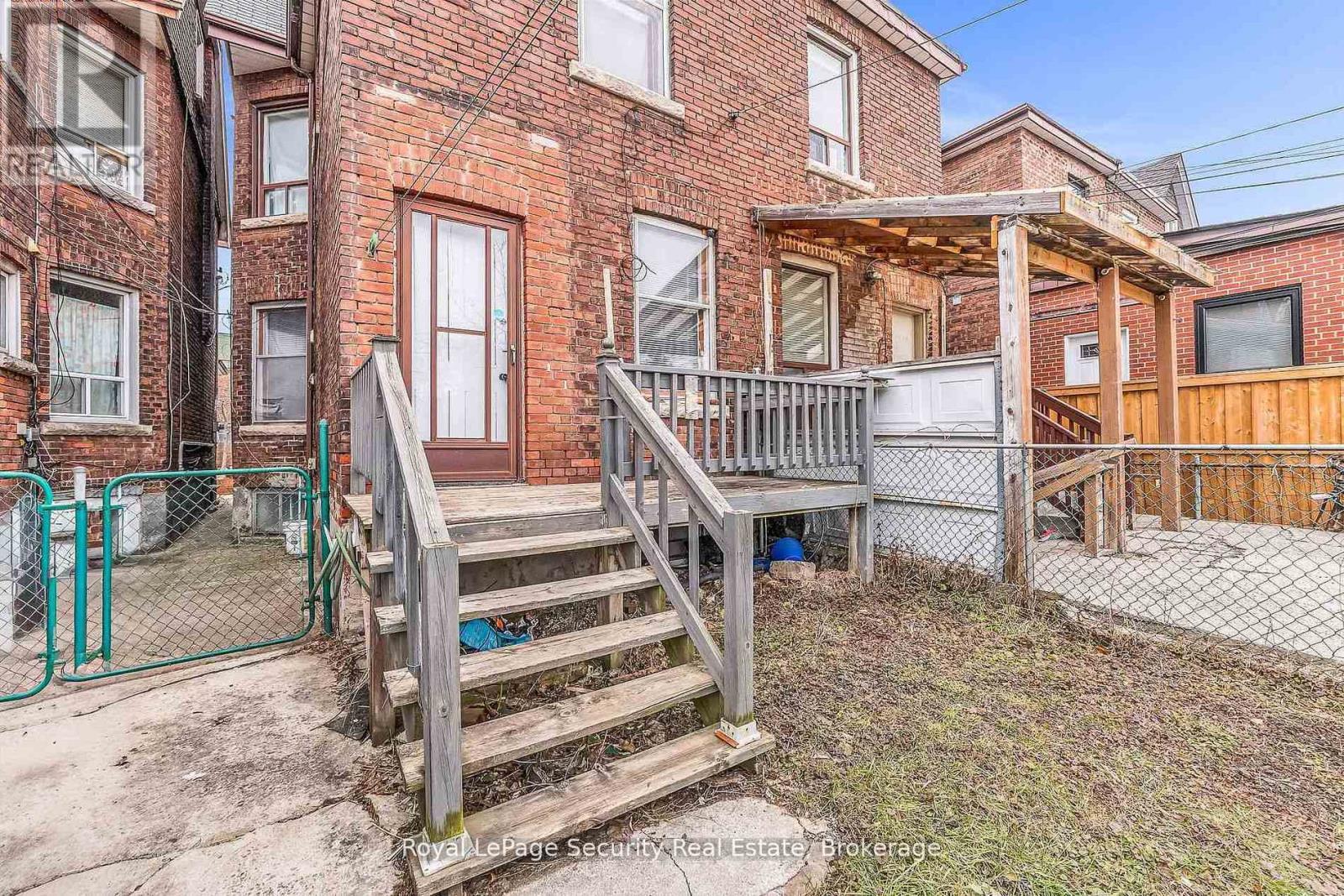 667 Ossington Avenue, Toronto, ON