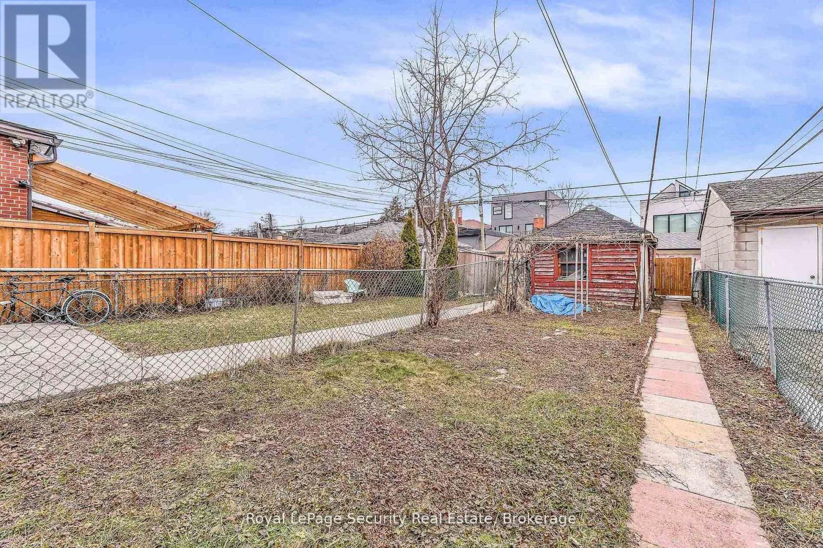 667 Ossington Avenue, Toronto, ON