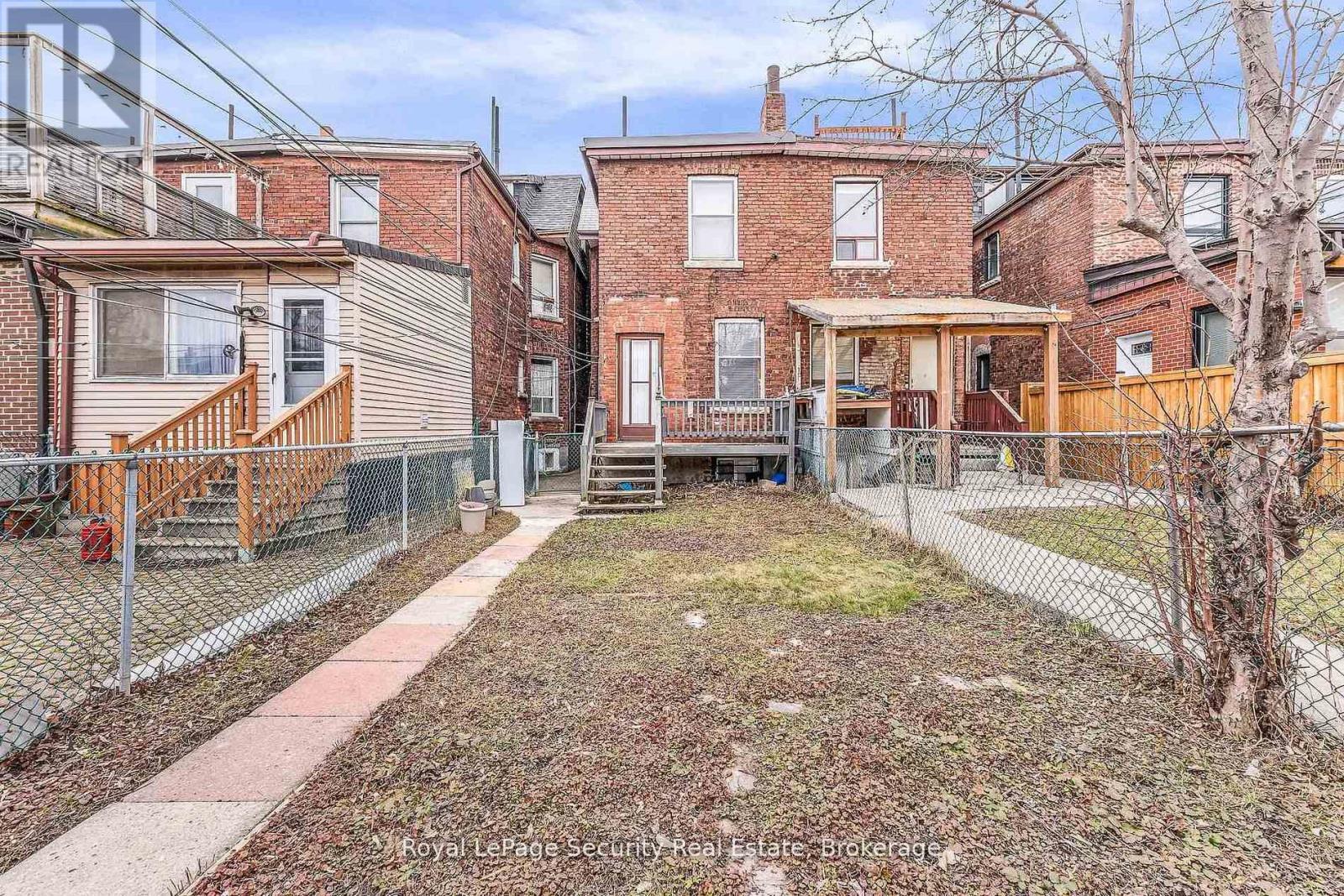 667 Ossington Avenue, Toronto, ON
