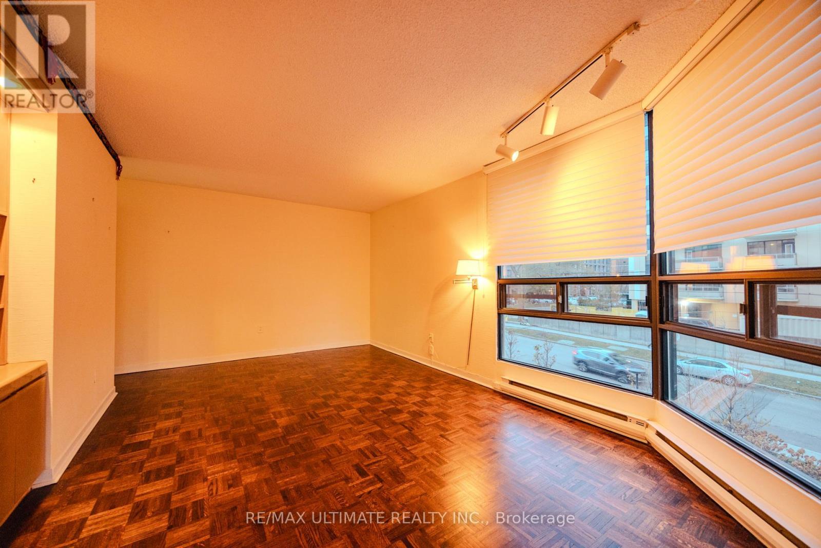 201 - 240 Heath Street W, Toronto, ON