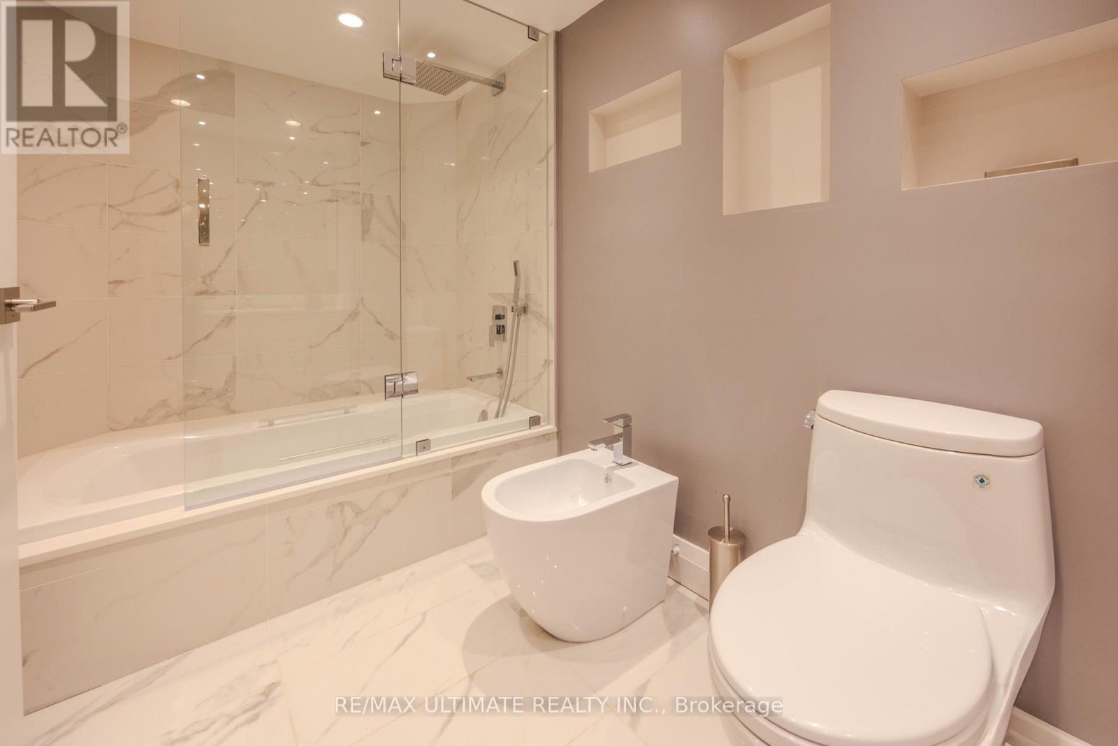 201 - 240 Heath Street W, Toronto, ON