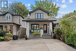 17 BEACHDALE AVENUE Toronto, ON M1N 1V7