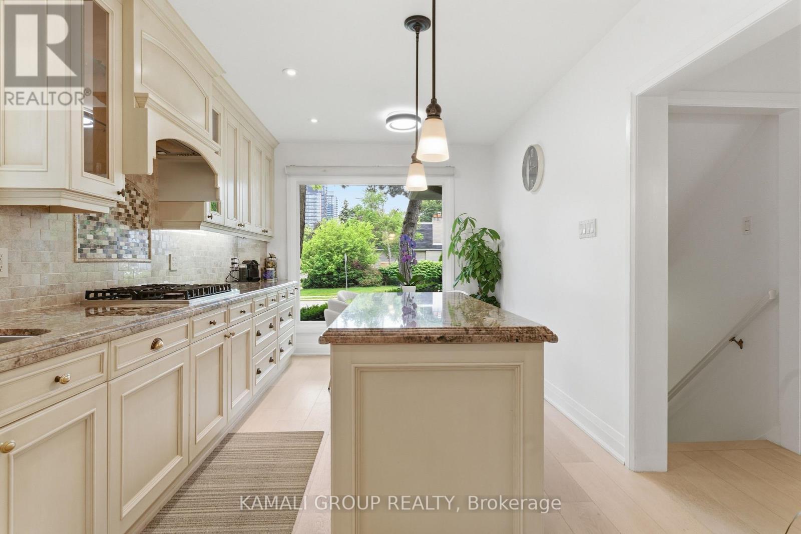 30 Blue Ridge Road, Toronto, ON